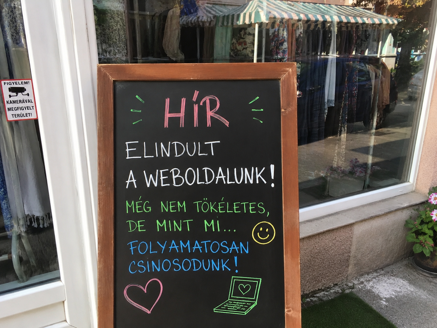 Elindult a Dresszkód weboldala – Márkás használtruha hírek, újdonságok és információk